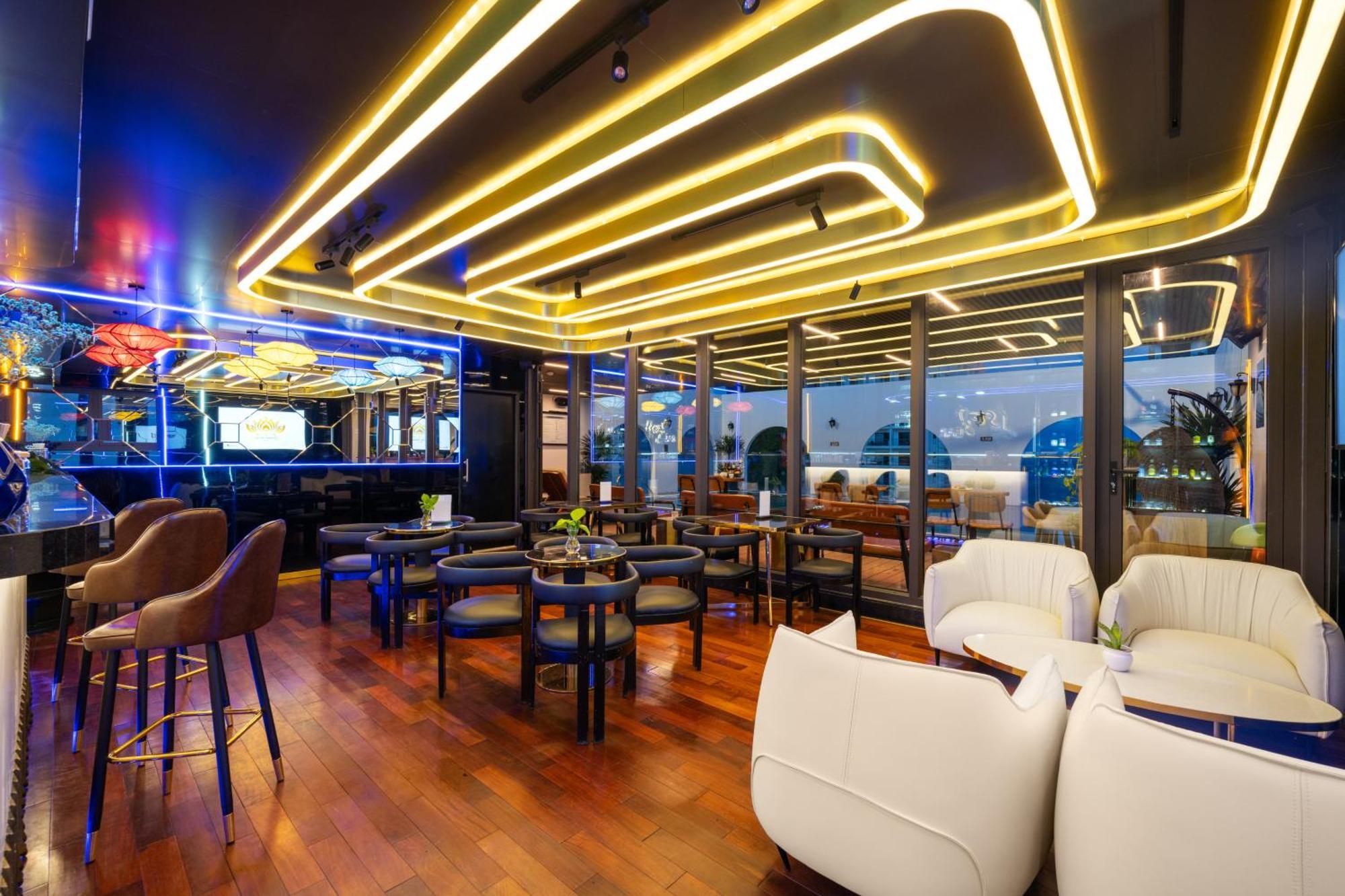 Golden Lotus Hotel Da Nang - Rooftop Bar Sea View المظهر الخارجي الصورة