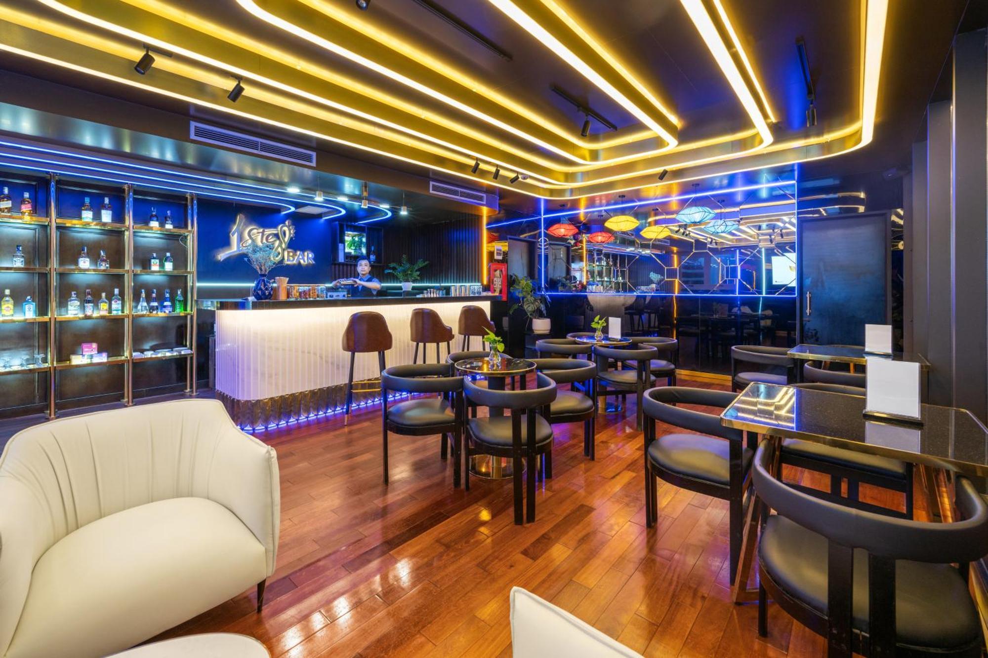 Golden Lotus Hotel Da Nang - Rooftop Bar Sea View المظهر الخارجي الصورة