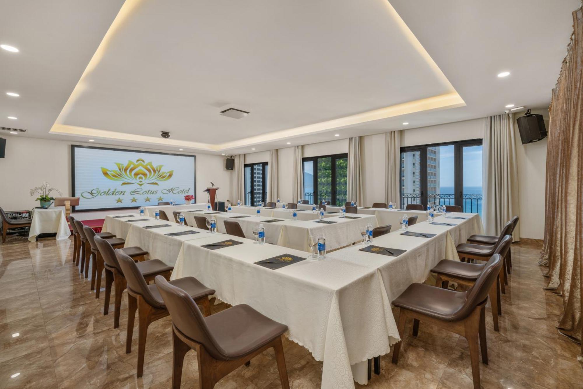 Golden Lotus Hotel Da Nang - Rooftop Bar Sea View المظهر الخارجي الصورة