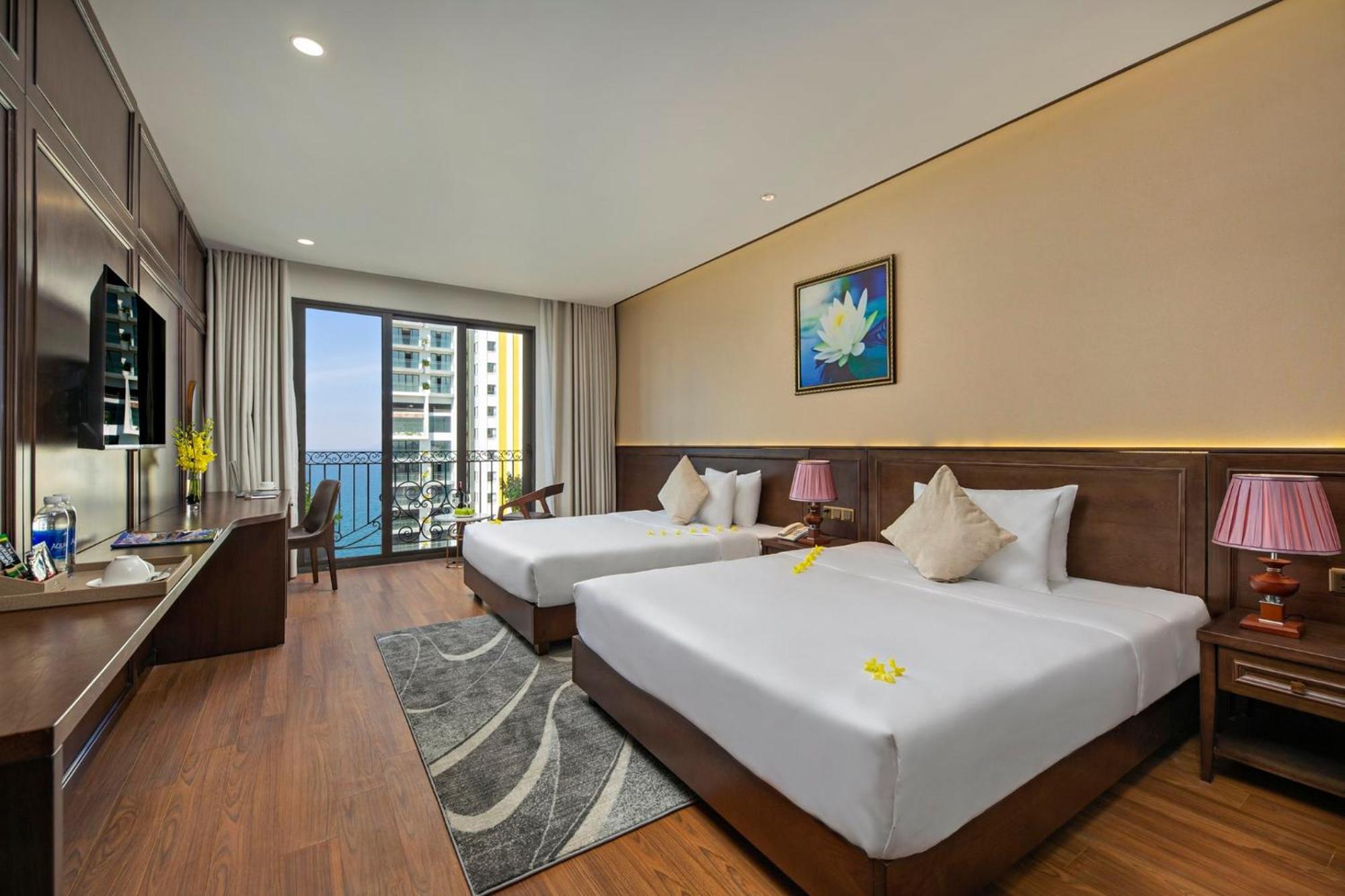 Golden Lotus Hotel Da Nang - Rooftop Bar Sea View المظهر الخارجي الصورة