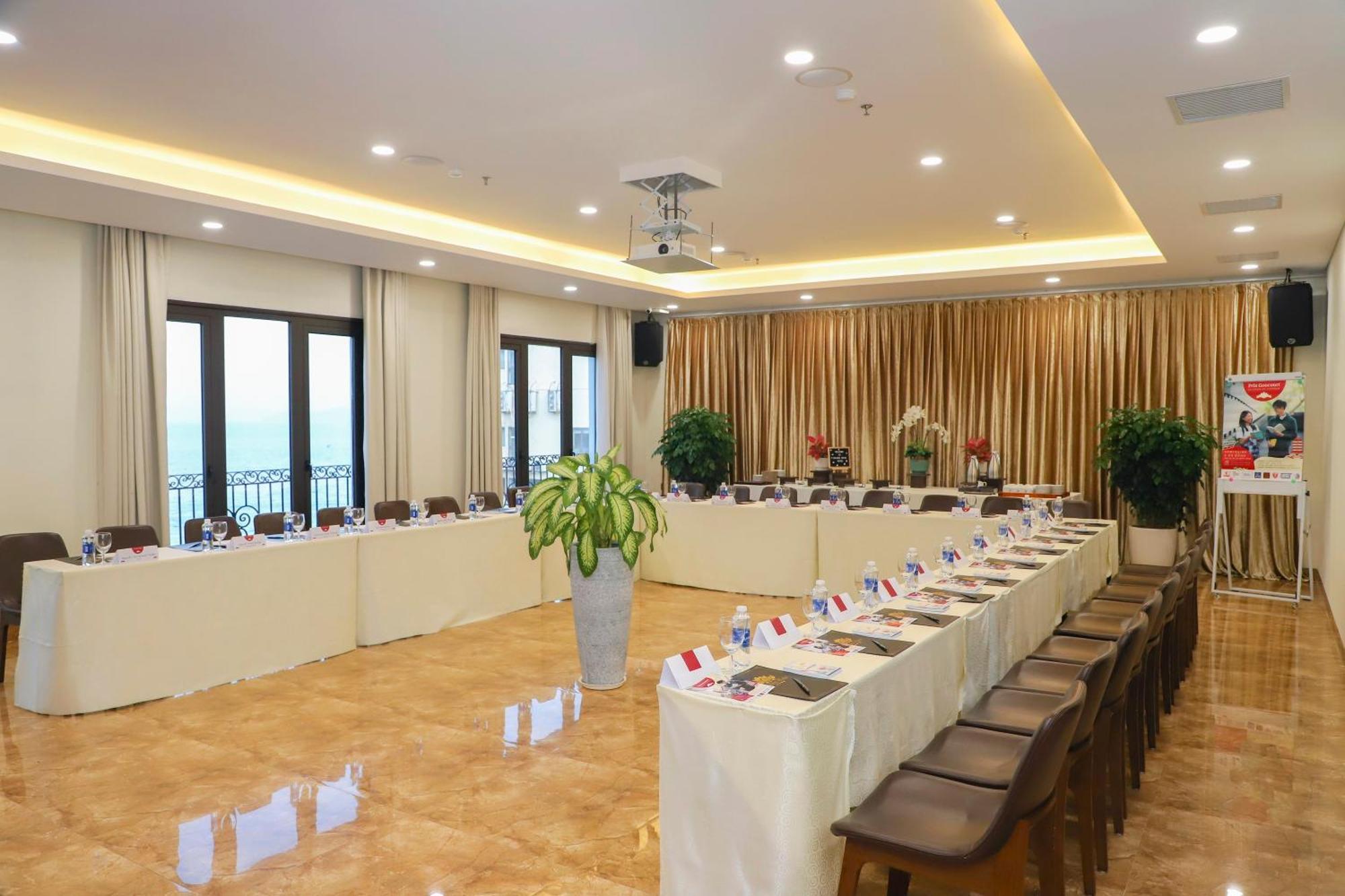 Golden Lotus Hotel Da Nang - Rooftop Bar Sea View المظهر الخارجي الصورة